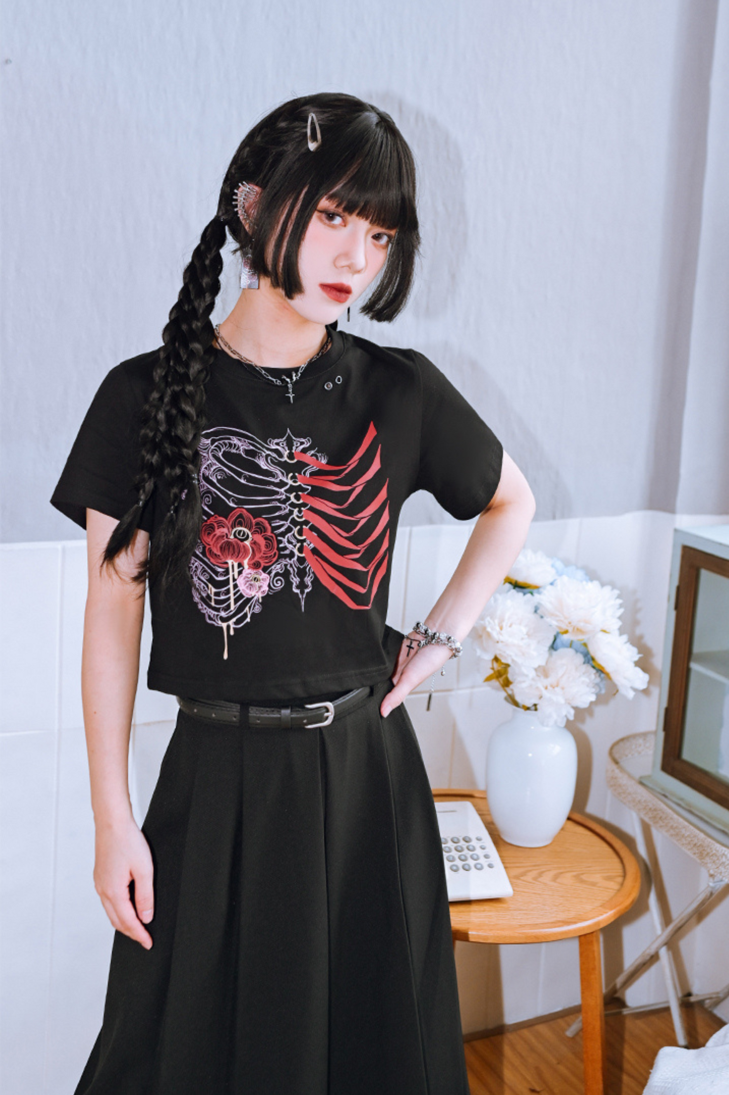 Style Short Flower Top Dark Bone