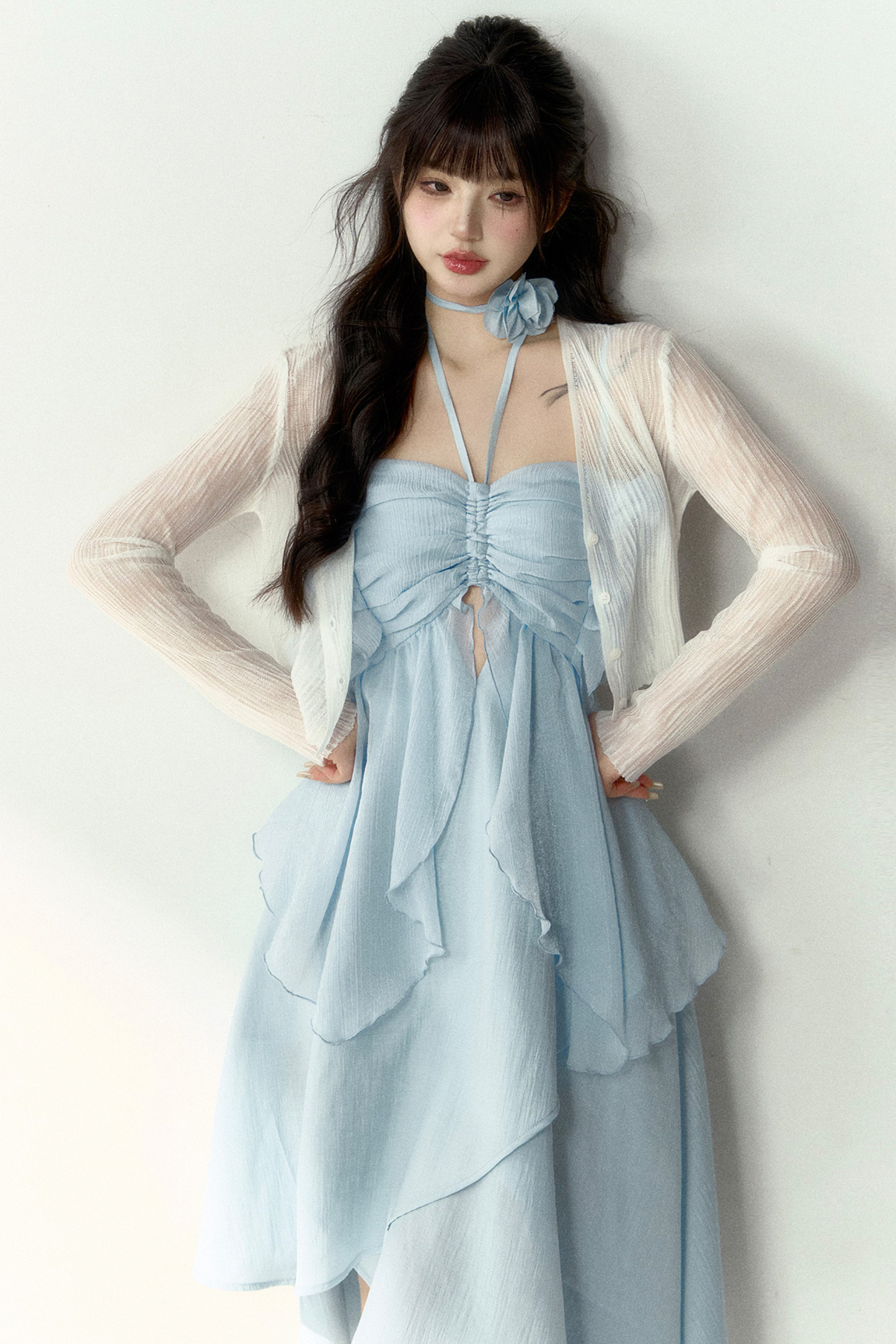 ウィンドネックフレンチ＋シーサイドドレスホルターフラワー