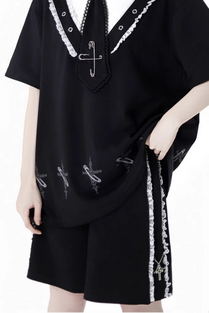 Lockere Hose, Oberteil mit Rüschen, Kapuze + Beinwärmer, Halbkleid Nektor