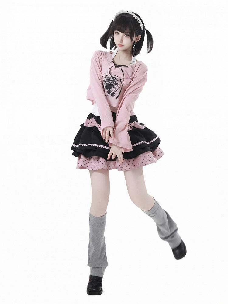 Rosafarbenes kurzes Überkleid mit V-Ausschnitt und Kirschmuster