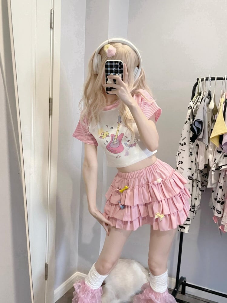 Weißes, rosa gestreiftes Crop-Top mit Kätzchen- und Gitarren-Print