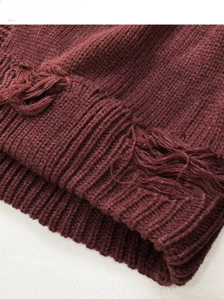 Weinroter, langer Cardigan mit Löchern im Used-Look