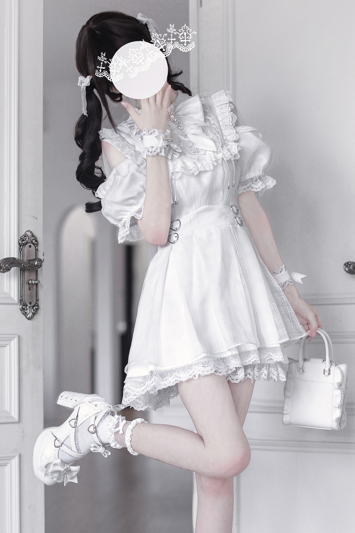 Süßes Kleid mit Rüschen, süße Reservierungen