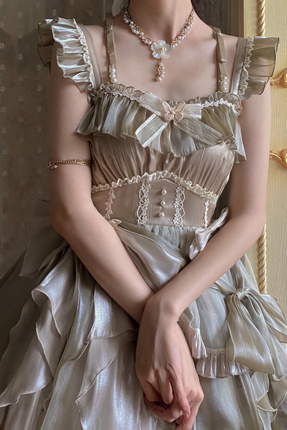 Kleid mit fliegenden großen Lolita-Ärmeln