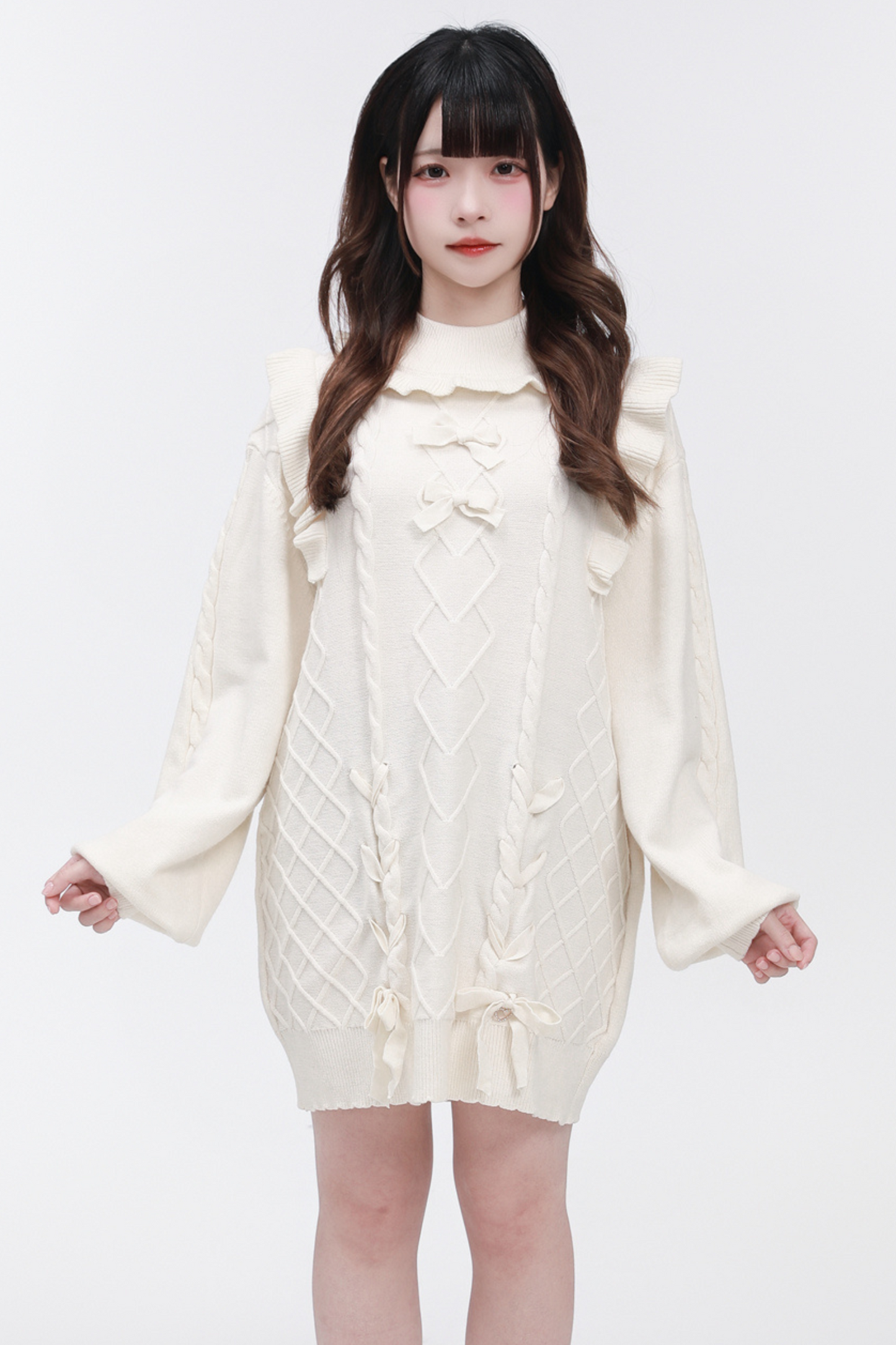 Pullover mit fliegendem Halsausschnitt und hohen Ärmeln