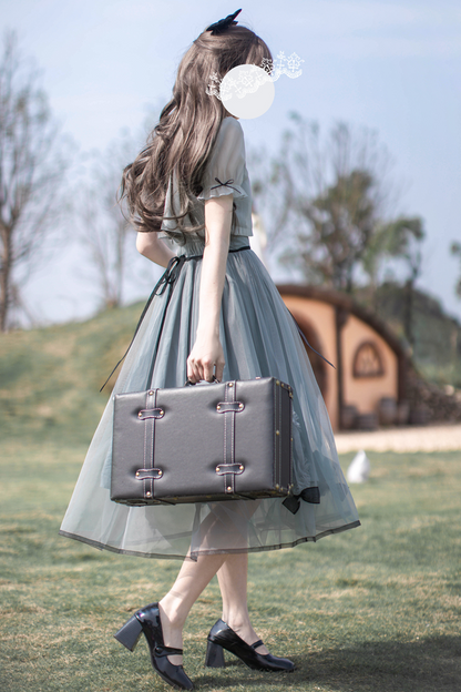 ブローチドレス ノスタルジックリボントップ + 旅するアリスアウター