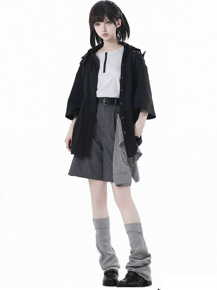 ストライプグレーのカジュアルバックルベルトショーツ