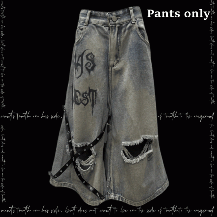 Blaue Punk-Jeans mit überkreuzten Trägern und Löchern im Distressed-Look im Y2K-Stil