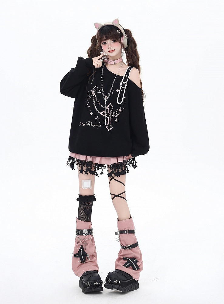 ブラック/ピンクのアシンメトリーネックライン、ハートバックル、クロス刺繍スウェットシャツ