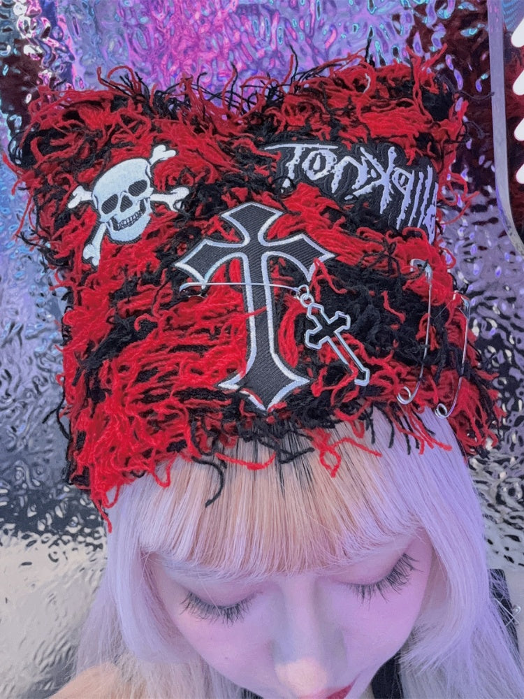Punk-Strickmütze mit Skelett-Stickerei