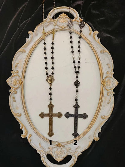 Halskette mit Kreuzanhänger