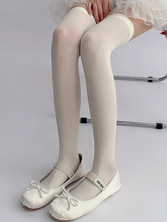 Overknee-Socken in Schwarz/Weiß/Beige/Grau mit geripptem Saum