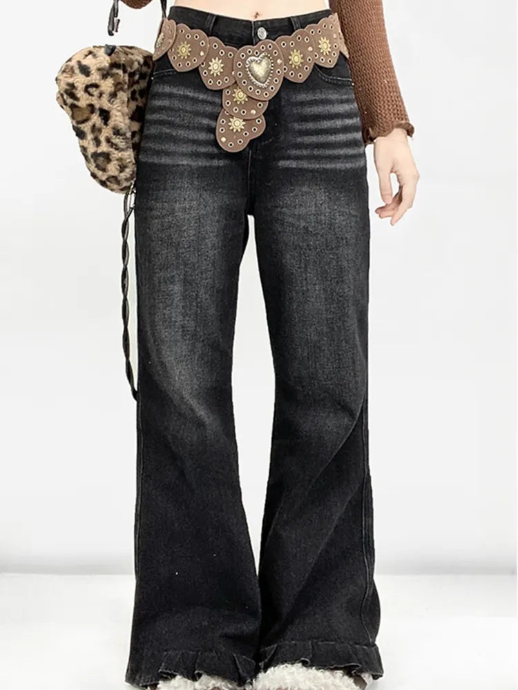 Schwarze Jeans mit weitem Bein und Rüschen