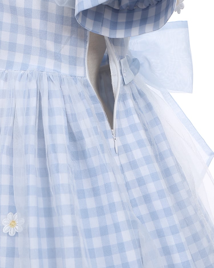 Hellblauer Matrosenkragen, weiße Gänseblümchen, kariertes süßes Kleid mit Schleifendetails