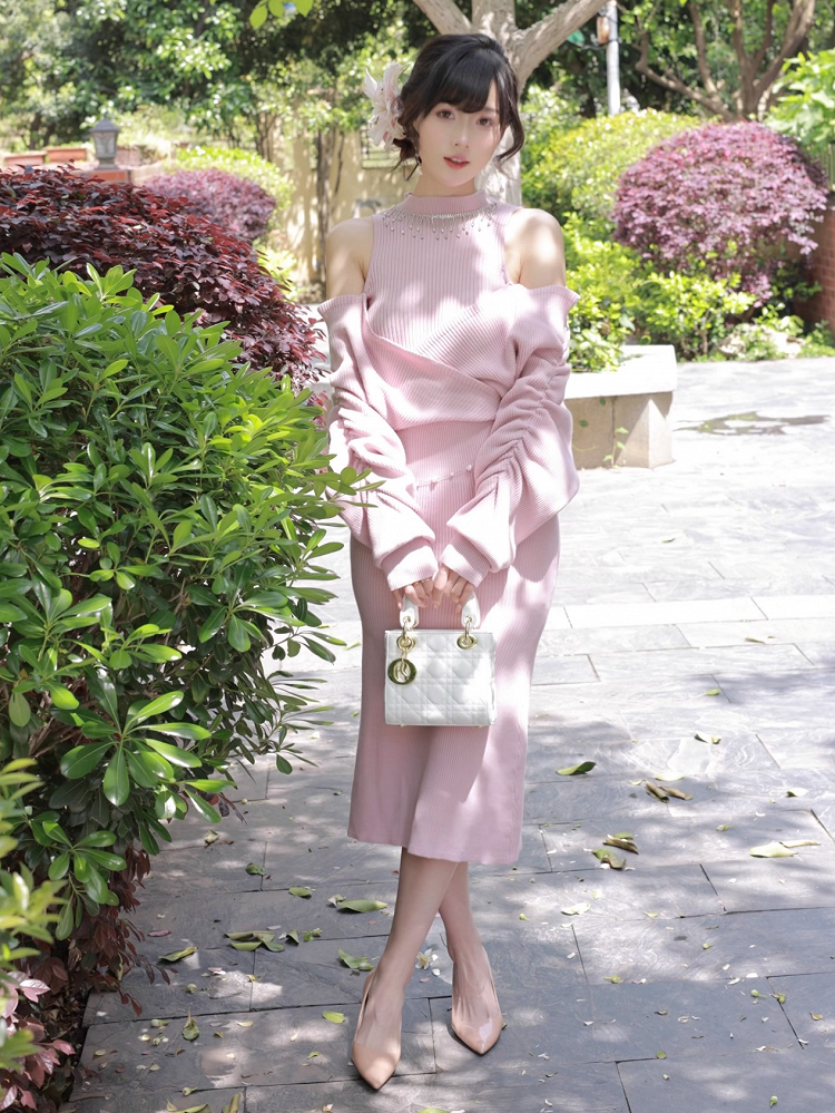 Rhinestone Cutout Innocent Clean Shoulder with Mermaid Dress Pink Dangling Aesthetic Neckline Knit