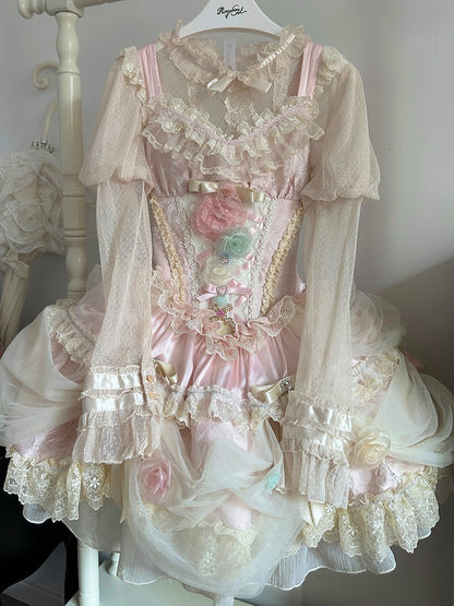 ベージュのフリルネックライン、ジュリエットスリーブ、シースルーブラウス