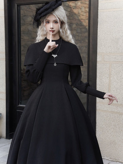 Schwarzes elegantes Cape-Design mit langen Ärmeln, Gothic-Lolita-Kleid