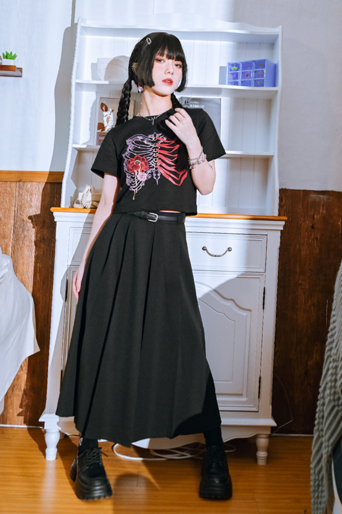 Haut court fleuri style os foncé