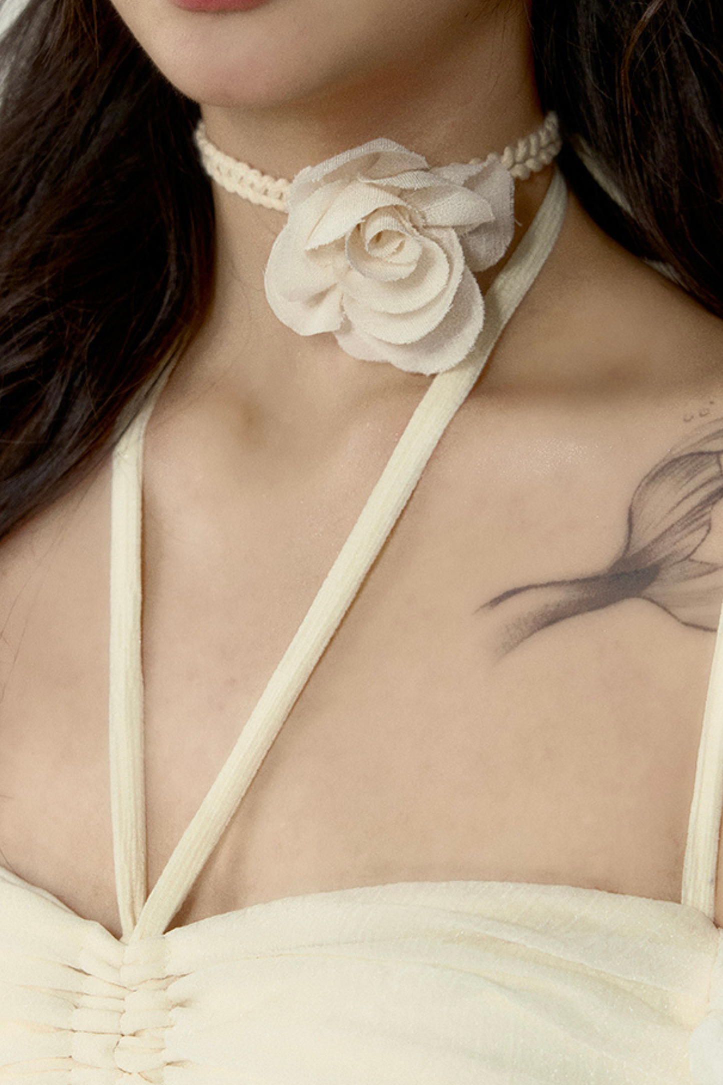 ウィンドネックフレンチ＋シーサイドドレスホルターフラワー