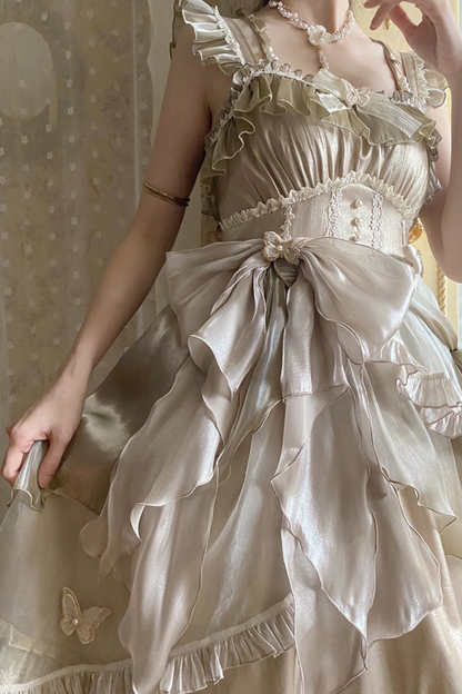Kleid mit fliegenden großen Lolita-Ärmeln