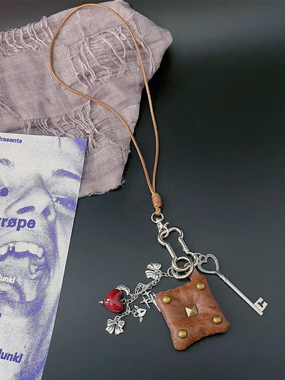 ペンダントパンクネックレスハートとウェイストランドブラウンキー