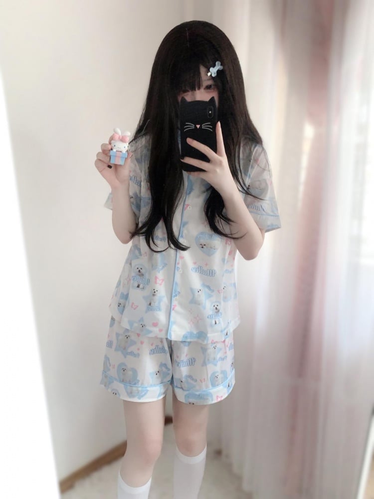 Weiß-blaues Pyjama-Set mit süßem Welpen-Print