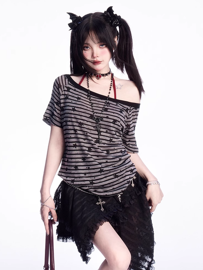 プリントストライプTシャツ グレー アシンメトリーネックライン オールオーバースター