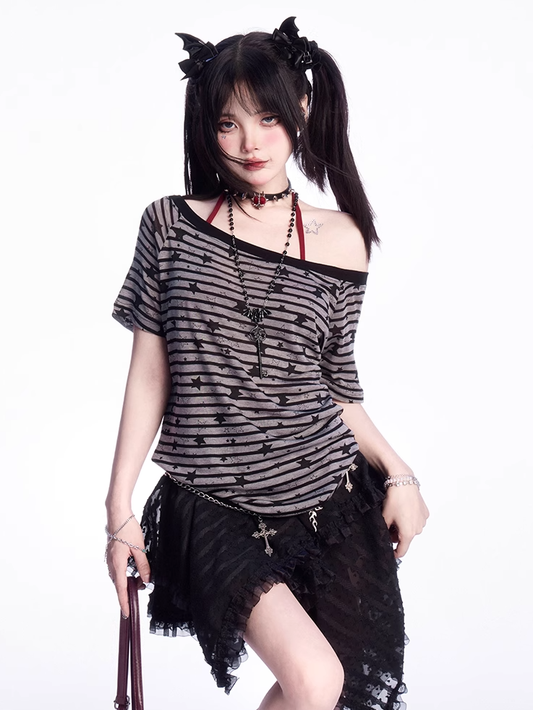 プリントストライプTシャツ グレー アシンメトリーネックライン オールオーバースター