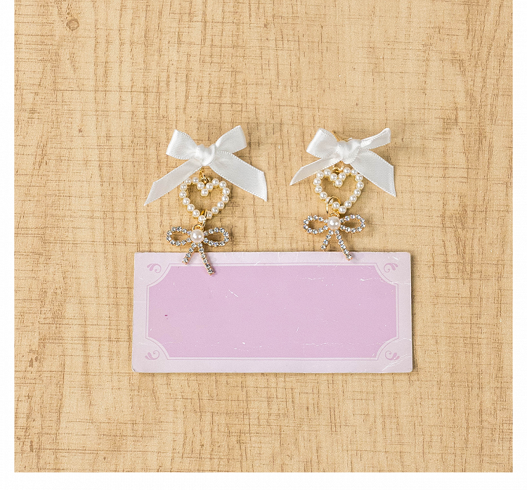 Pink/Black Jirai Kei White/Dusty Bow Beaded Heart Ear Clips