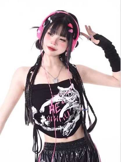 ブラック/ホワイトのトップスウエストにグラマラスなドローストリング、キャットグラフィティプリント、ホルターネック
