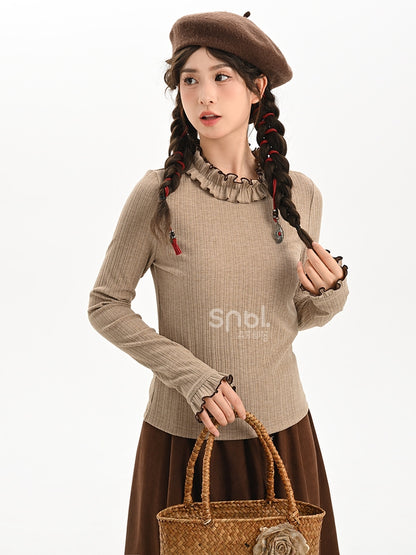 Hellbraunes Langarm-Top mit Rüschenausschnitt