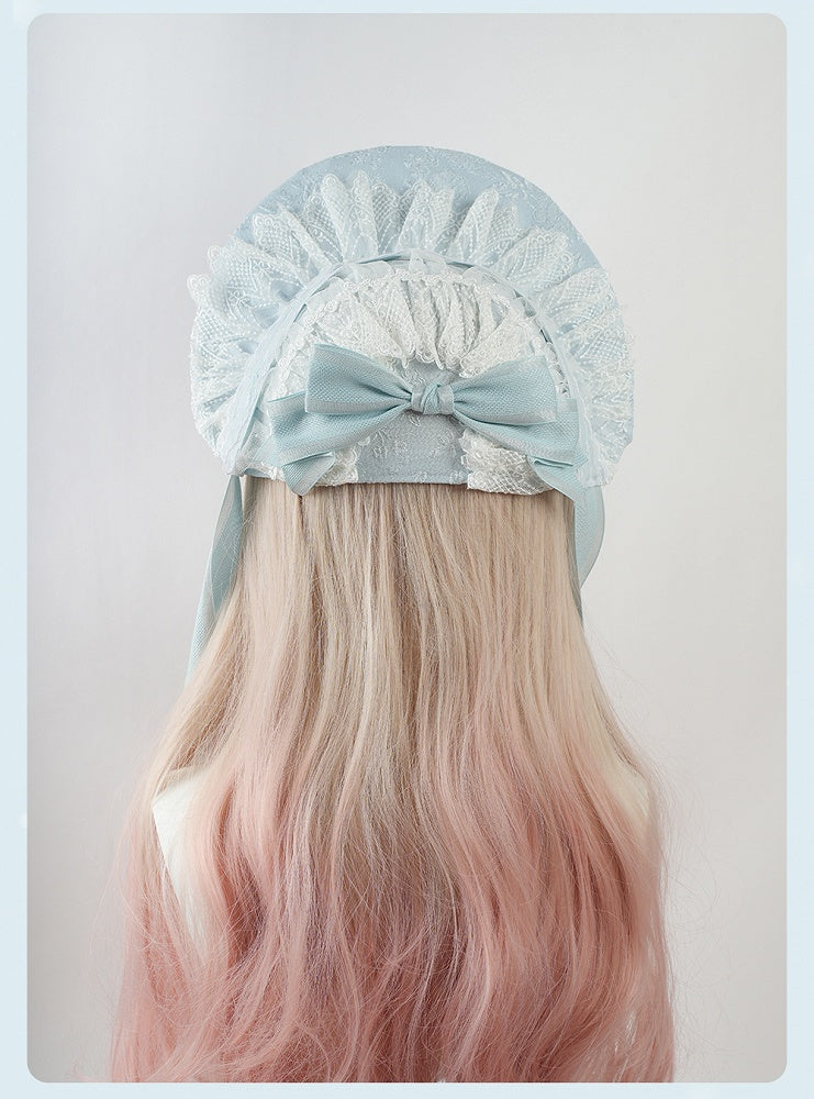Lolita-Haube mit blauer Schleife und floralem Rüschen-Spitzenbesatz