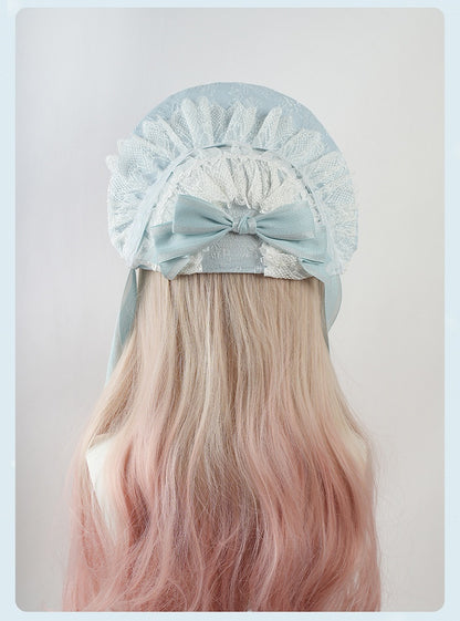 Lolita-Haube mit blauer Schleife und floralem Rüschen-Spitzenbesatz