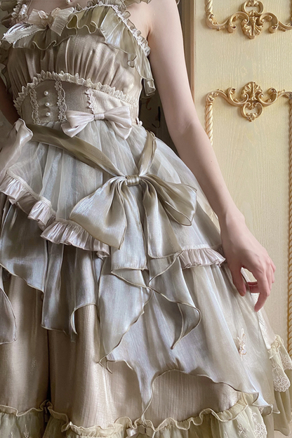 Kleid mit fliegenden großen Lolita-Ärmeln