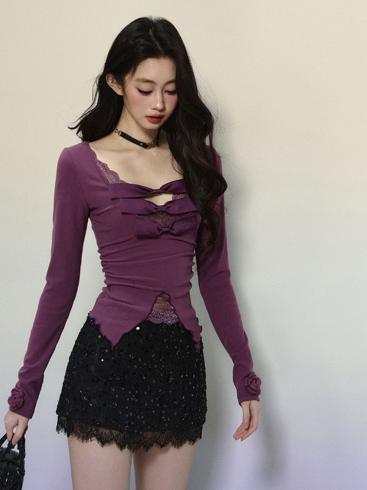 Lilafarbenes Top mit V-Ausschnitt, Strickdetails, kontrastierende Spitzenaufnäher, glamouröse Schleifen