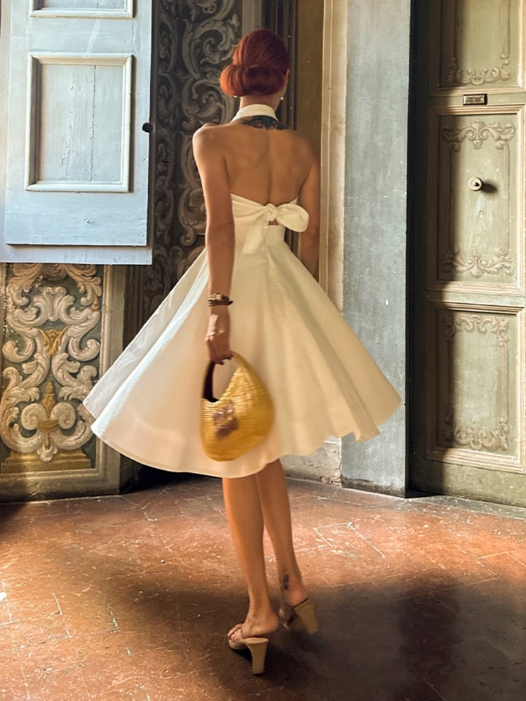 ヴィンテージホワイトホルターネックセルフタイストラップトップス