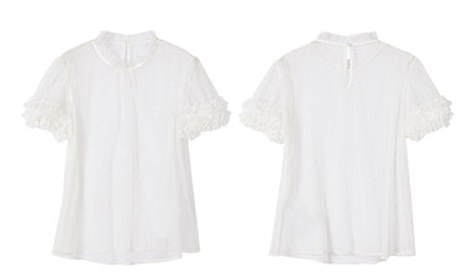 ホワイトのフリルネックライン半袖シアーブラウス