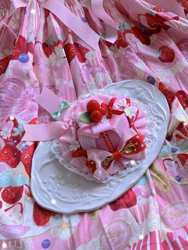 蝶結びのレースデザイントリムミニピンクの花柄ストロベリーハット装飾ディテール