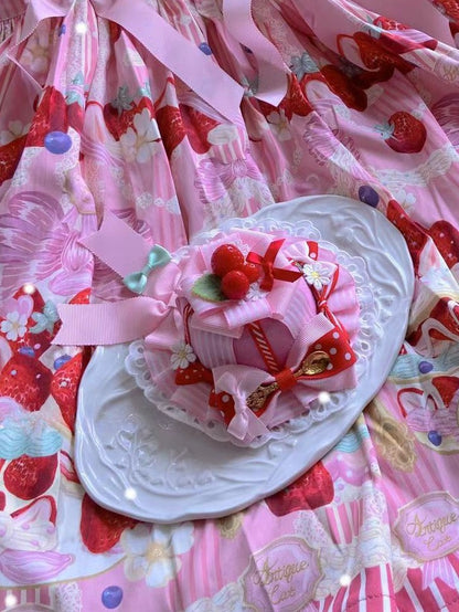 蝶結びのレースデザイントリムミニピンクの花柄ストロベリーハット装飾ディテール