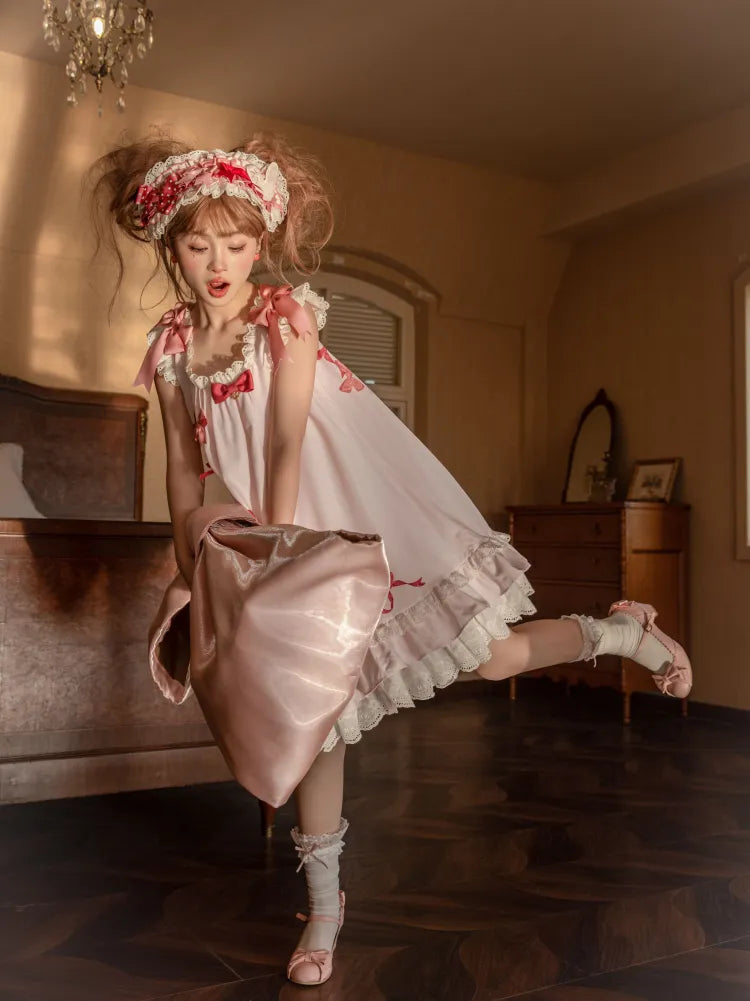 Kleid mit Schleife, Ösen, gewelltem, süßem rosa Besatz und Lolita-Häschen