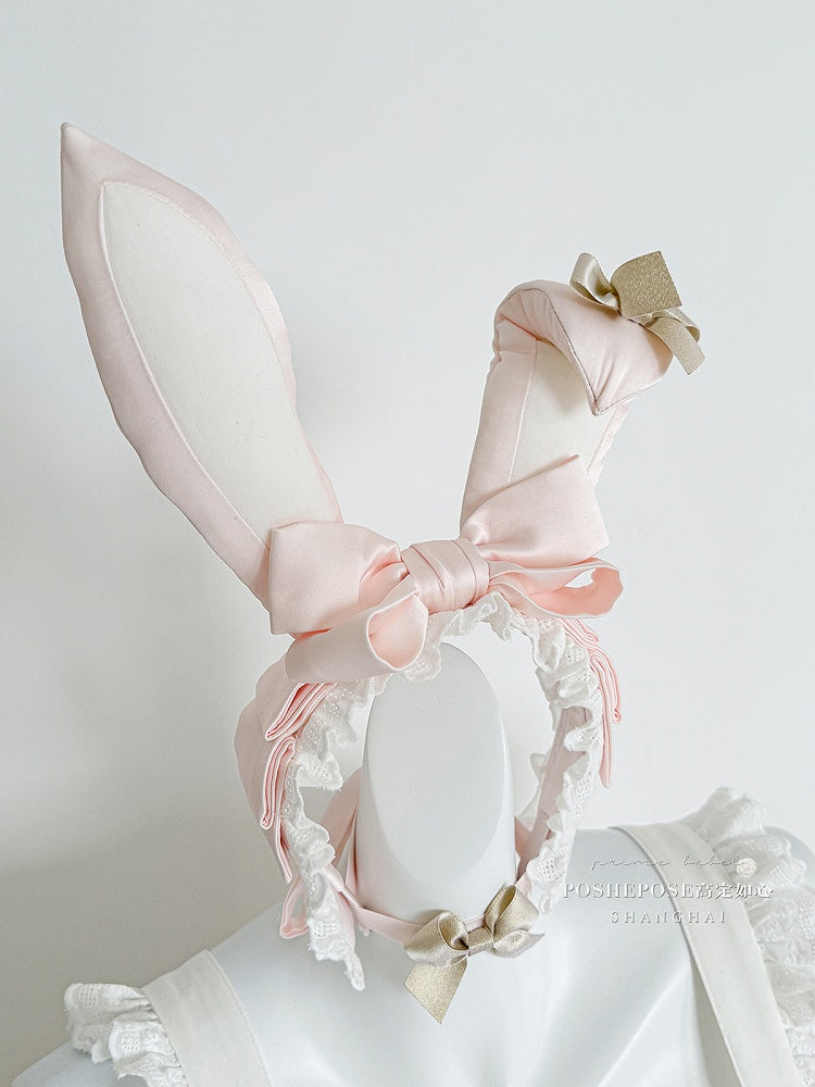 ホワイトとピンクのスイートメイドエプロン＋バスクウエストティアードフリルヘムストラップレスパフィードレス