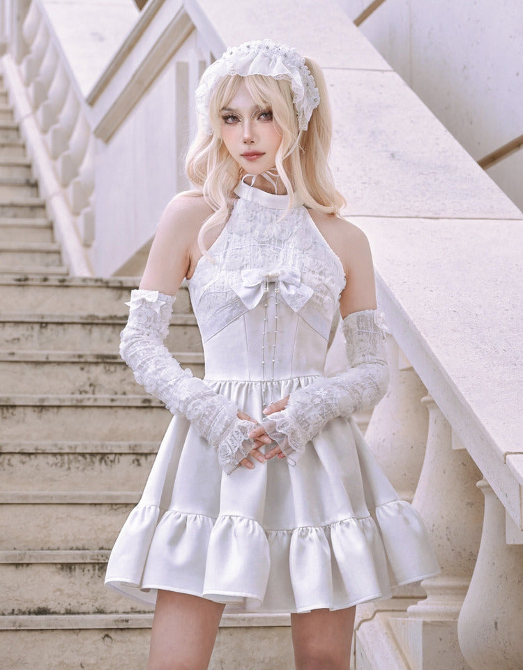 白い花柄ボディスホルターネックフェアリードレス