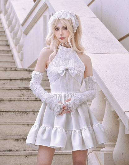 白い花柄ボディスホルターネックフェアリードレス