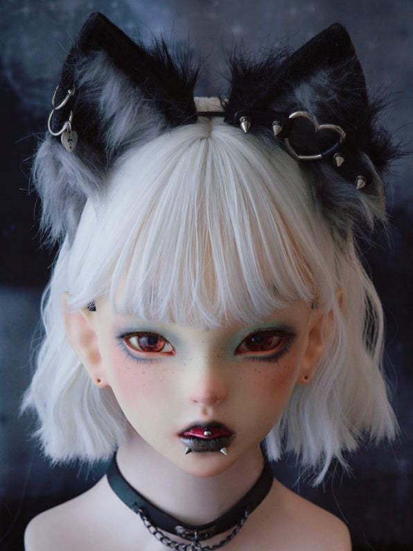 Ear Studs Black With Cat Details KC Heart Design