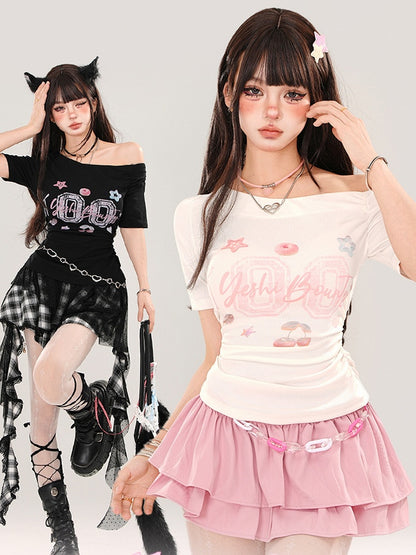 ブラック/ホワイト ルーシュウエスト アシンメトリーネックライン スリムフィット グラフィックTシャツ