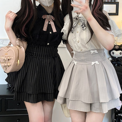 ジライケイ ブラック/ブルー/ホワイト カットアウトショルダーケープデザイン レースブラウス