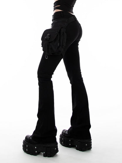 Schwarze, schmal geschnittene Schlagjeans mit niedriger Taille