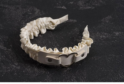 Weißer Gothic Handgemachter Herzförmiger Ring mit Rüschen KC