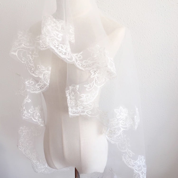 Veil with Hollow-out Lolita Trim Tulle Black/White Lace