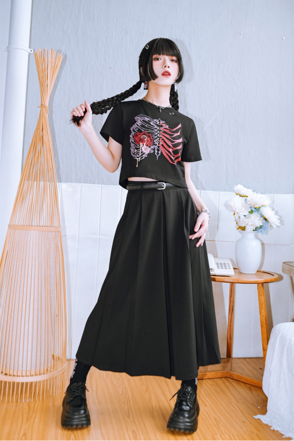 Haut court fleuri style os foncé